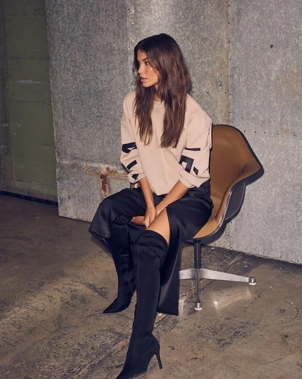 HAUTE L’AMITIÉ Maxi Split Logo Sweat Beige
