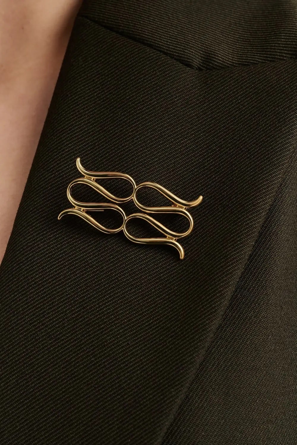MALINA Monogram Brooch Gold