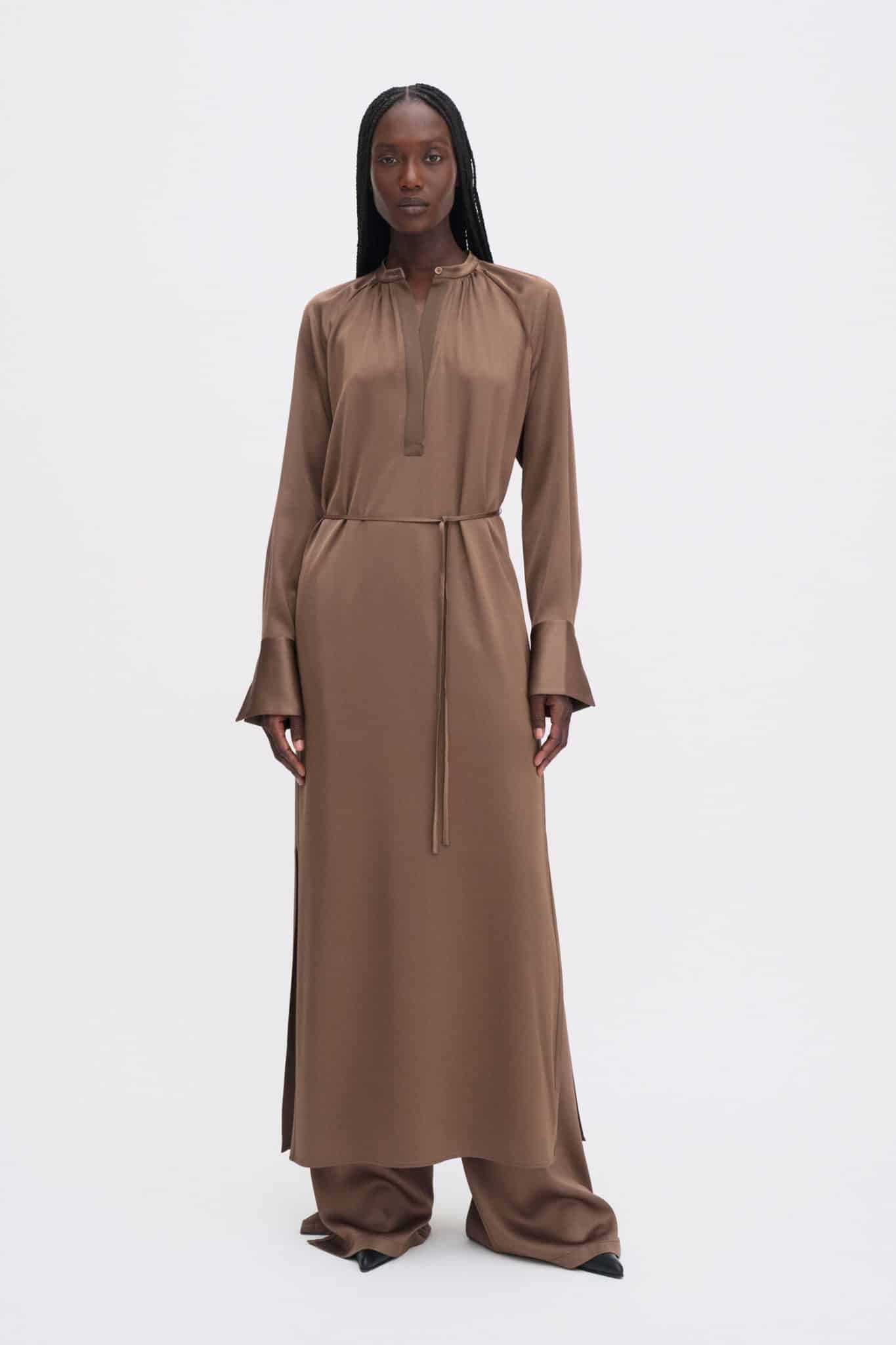 Filippa K Gathered Raglan Dress – Oak Brown